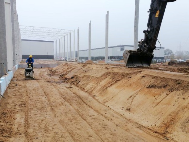 Budowa hali magazynowej